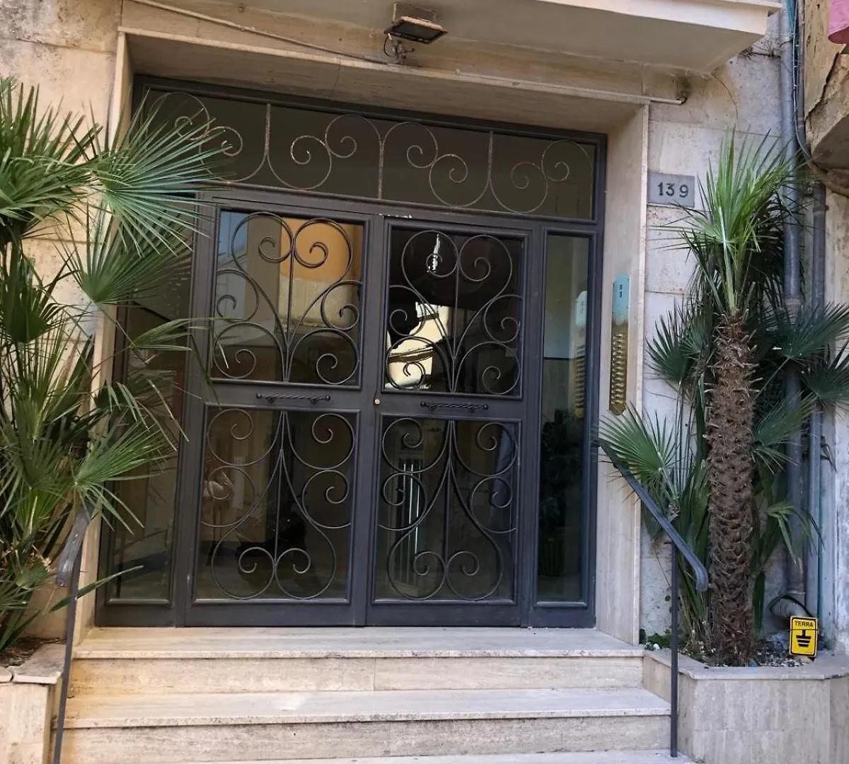 Amore Cuore Naples 0*,